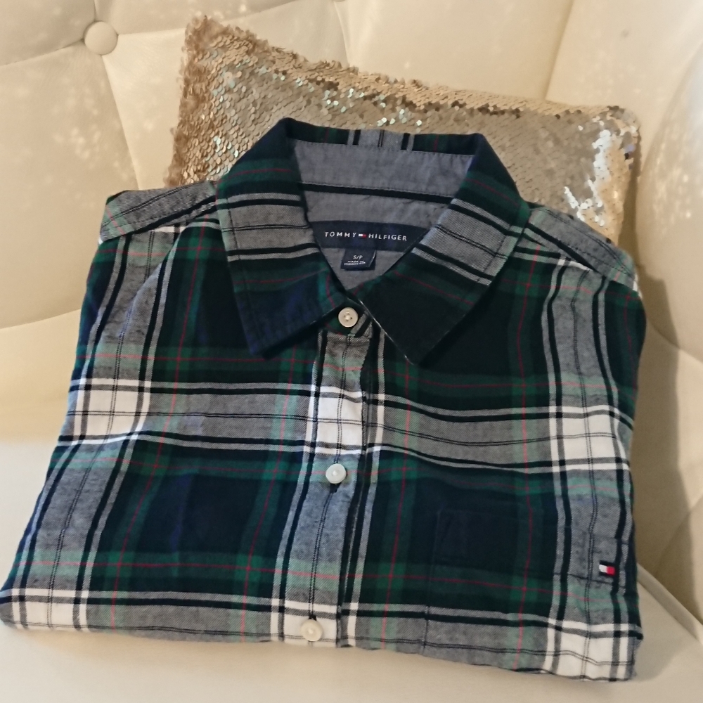 Tommy Hilfiger Plaid Button Down Long Sleeve Shirt